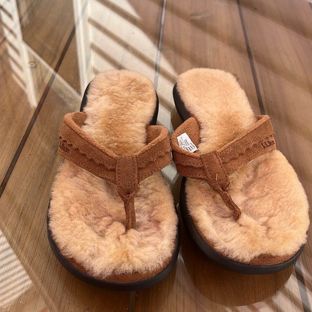 L.L. Bean sheepskin sandals in excellent condition size 8